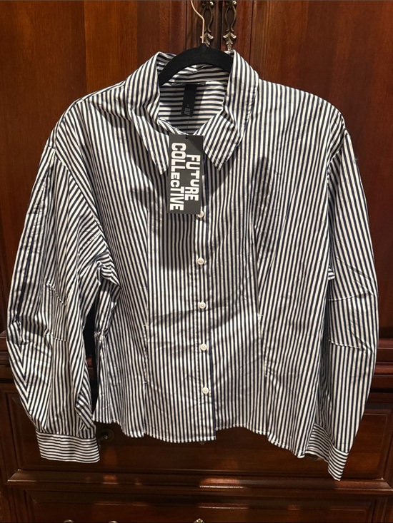 Future Collective Tops - Tailored blue & White Pinstripe Button-Down Shirt new with tags barrel sleeve